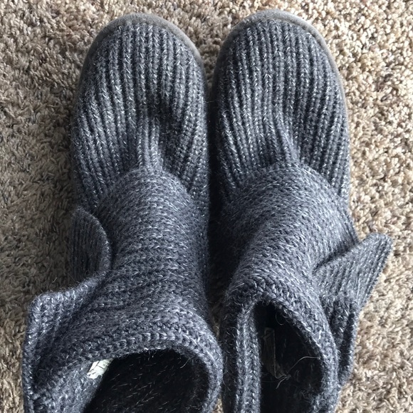 Grey Knit UGGS - Picture 3 of 5